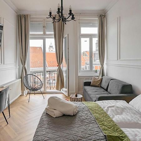 Pedestrian Apartment, The Best Location Boedapest Buitenkant foto