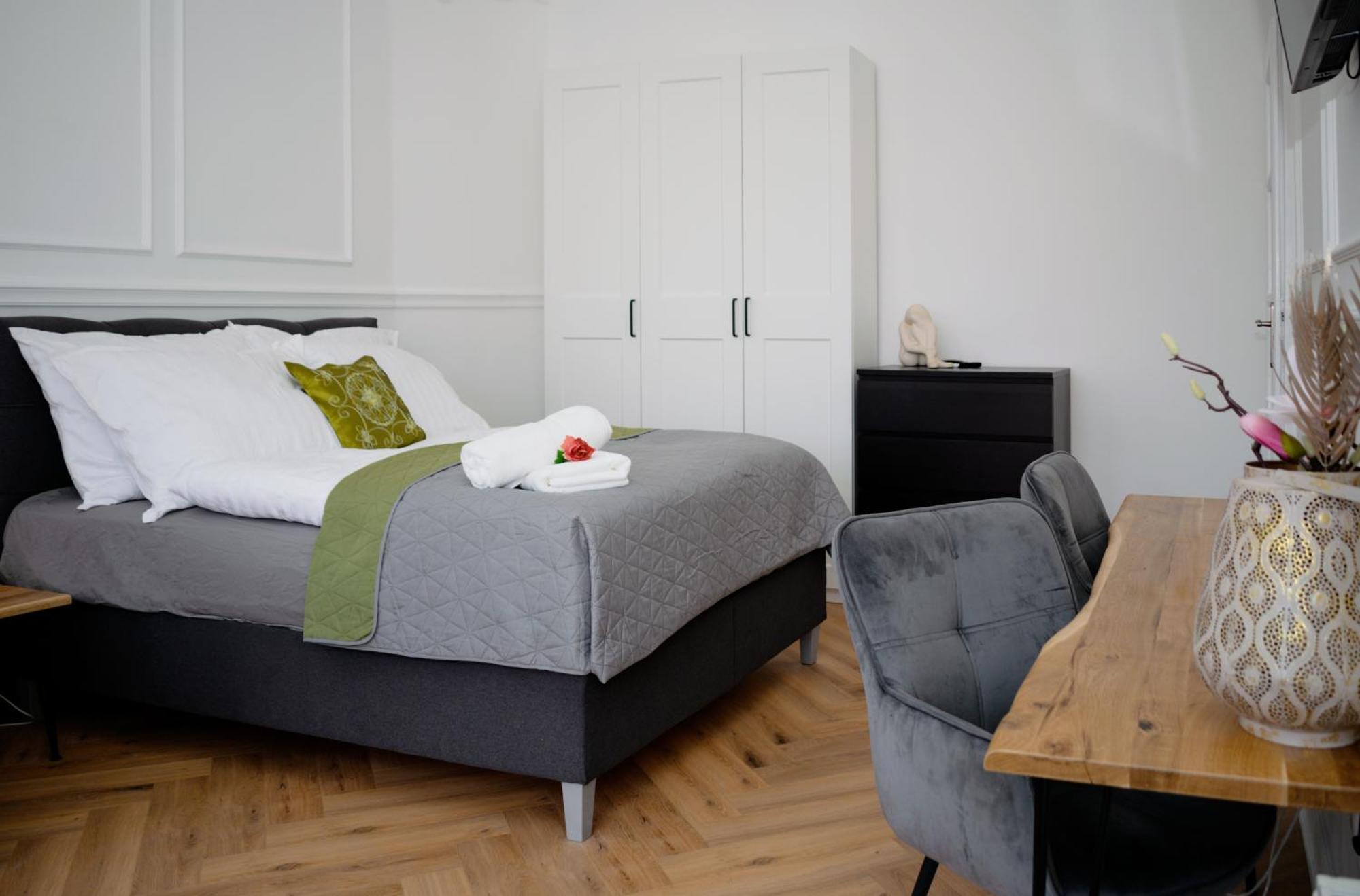 Pedestrian Apartment, The Best Location Boedapest Buitenkant foto