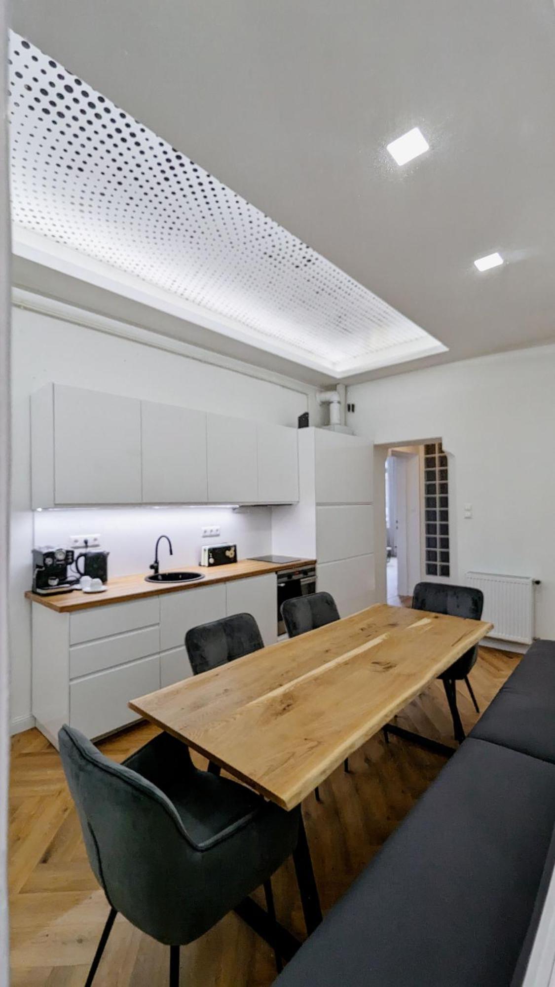 Pedestrian Apartment, The Best Location Boedapest Buitenkant foto