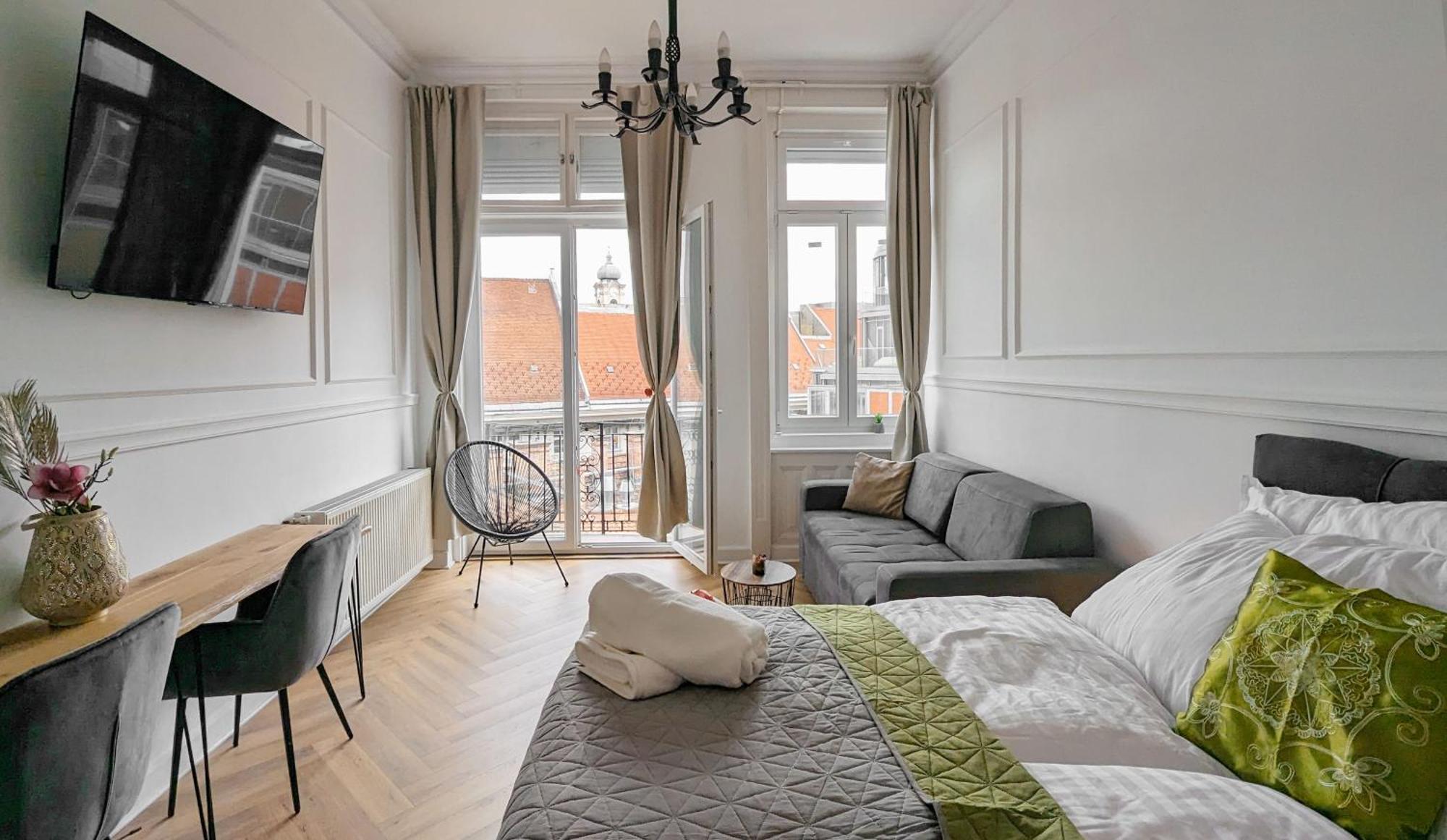 Pedestrian Apartment, The Best Location Boedapest Buitenkant foto